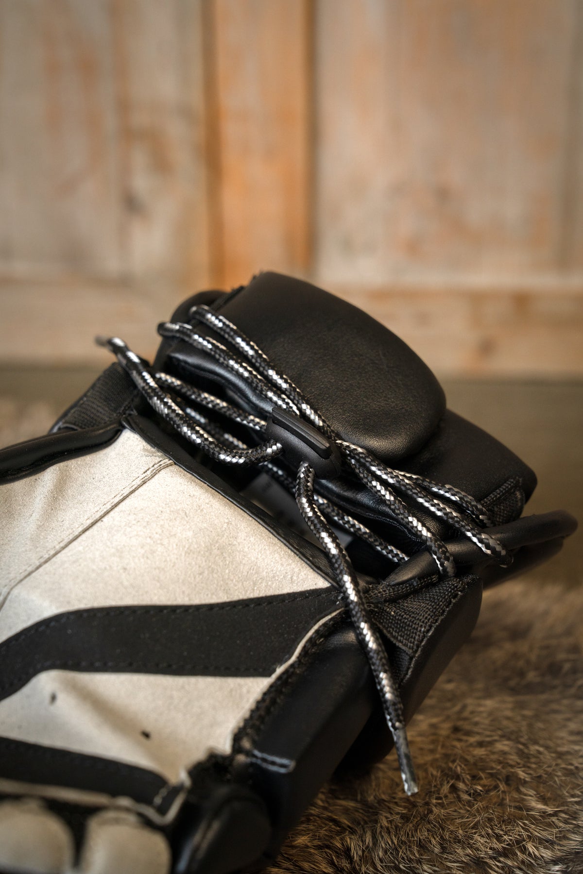 Modern fencing gloves M