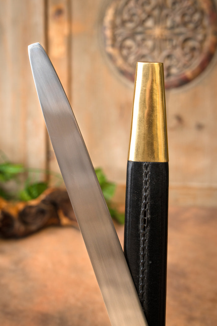 Longsword with leather scabbard, blunt (battle-ready)
