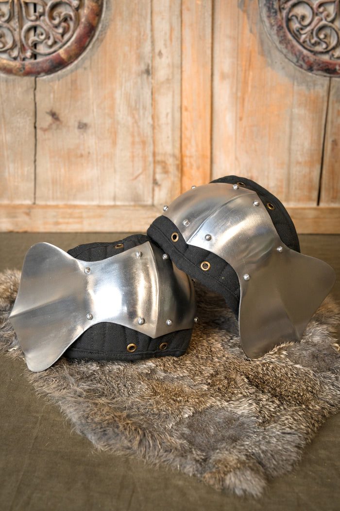 Medieval poleyns, knee cops with rondels, 1.6 mm
