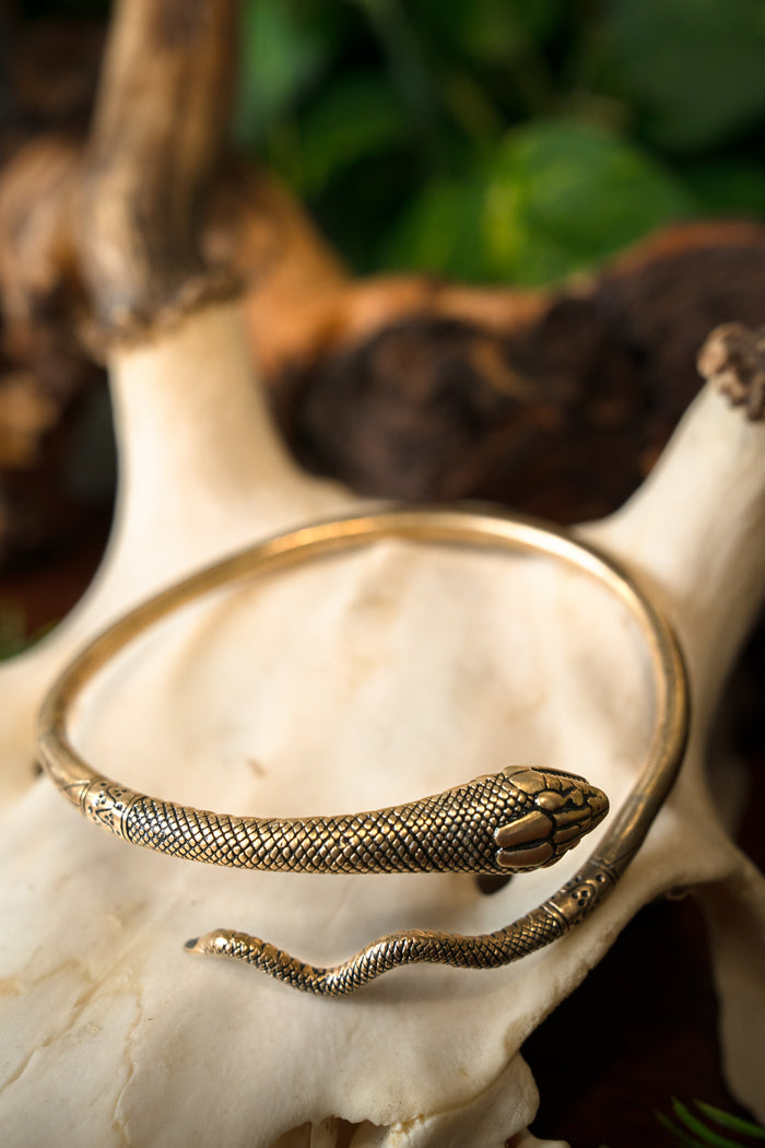 Roman upper arm bracelet with snake Pompeii, bronze
