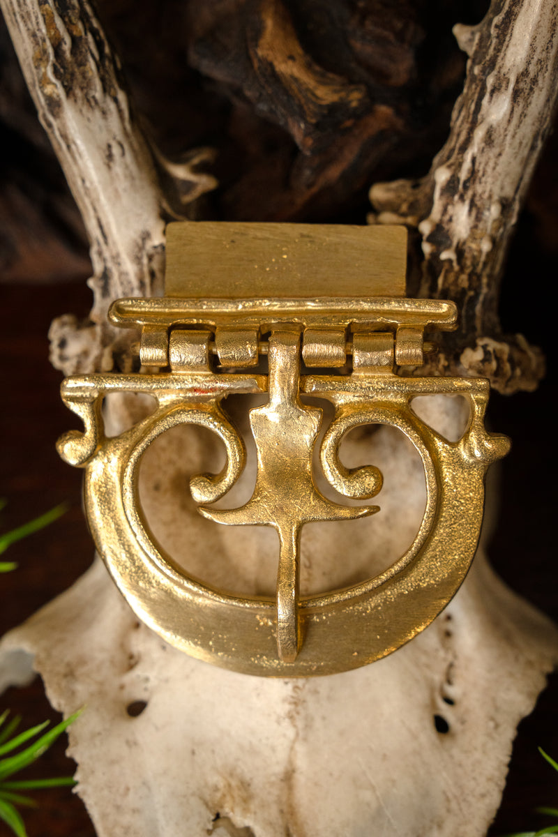 Roman belt buckle for cingulum