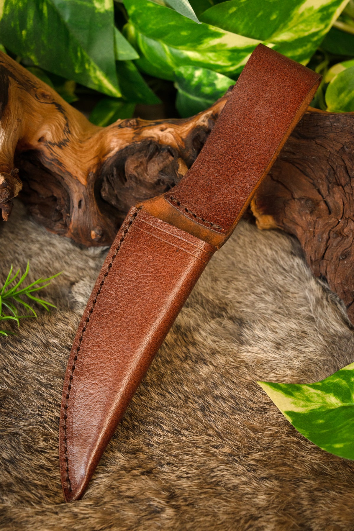 Prehistorical knife with twisted grip, semi-sharp