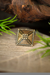 14th century pyramid belt fitting