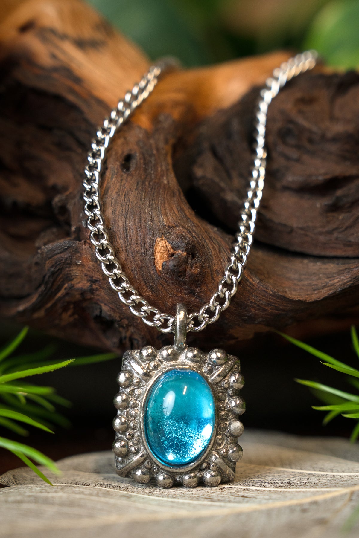 Tudor necklace Elizabeth I, blue gemstone, silvered bronze