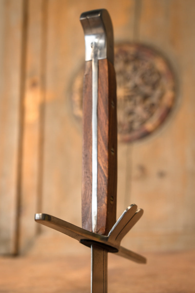 Heraldisk svärd, semi vass