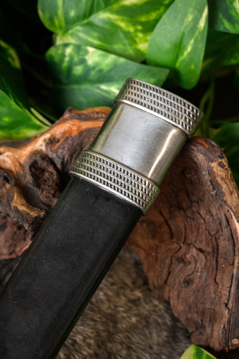 Main-gauche, semi-tranchant