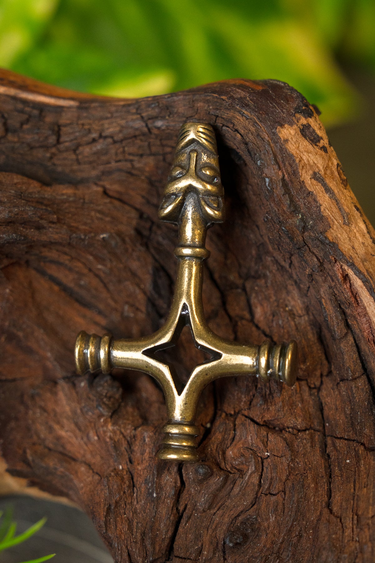 Thor's hammer wolf cross, zamak