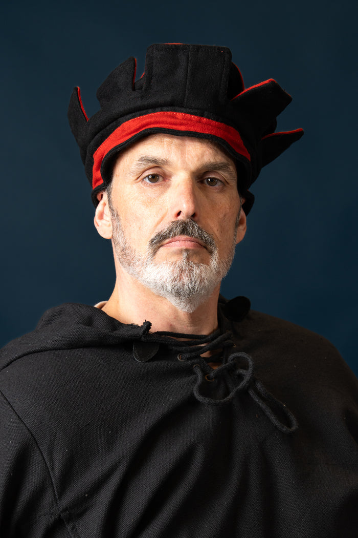 14th century hat, Codex Manesse, black-red, wool mix