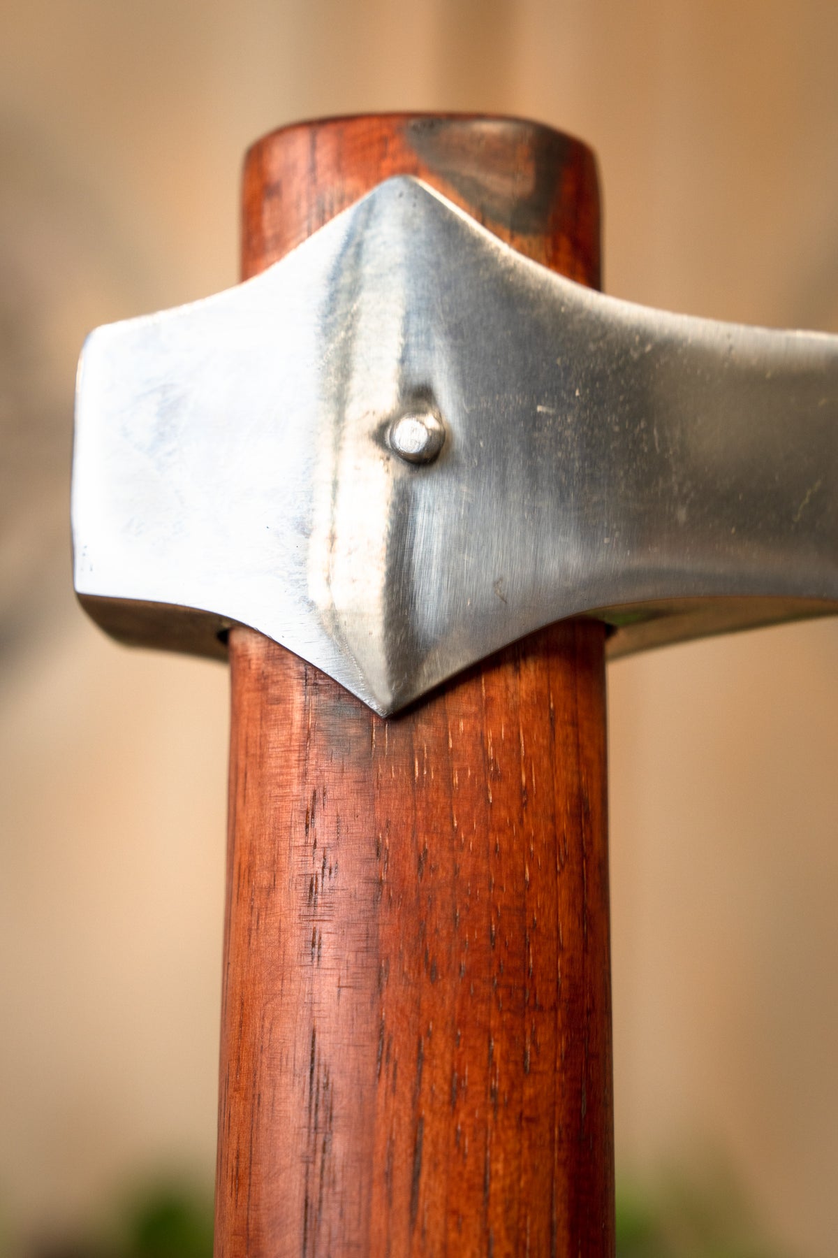 Viking skeggox, type B, semi-sharp