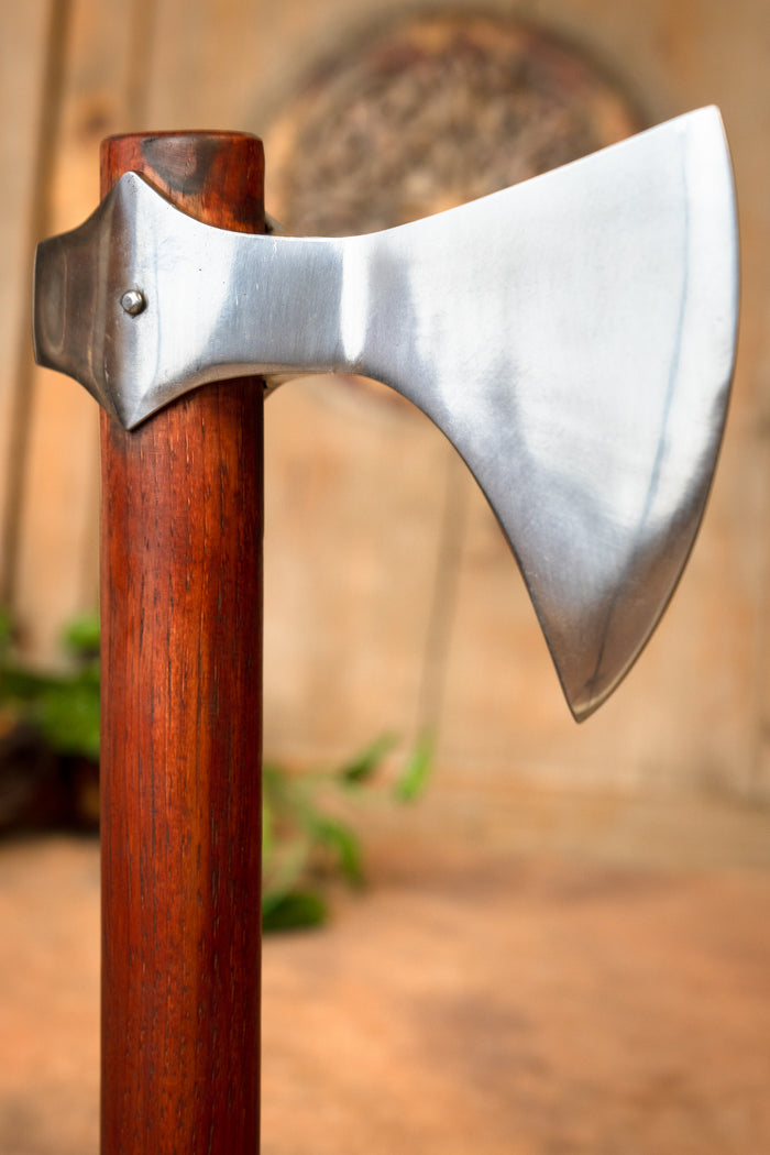 Viking skeggox, type B, semi-sharp