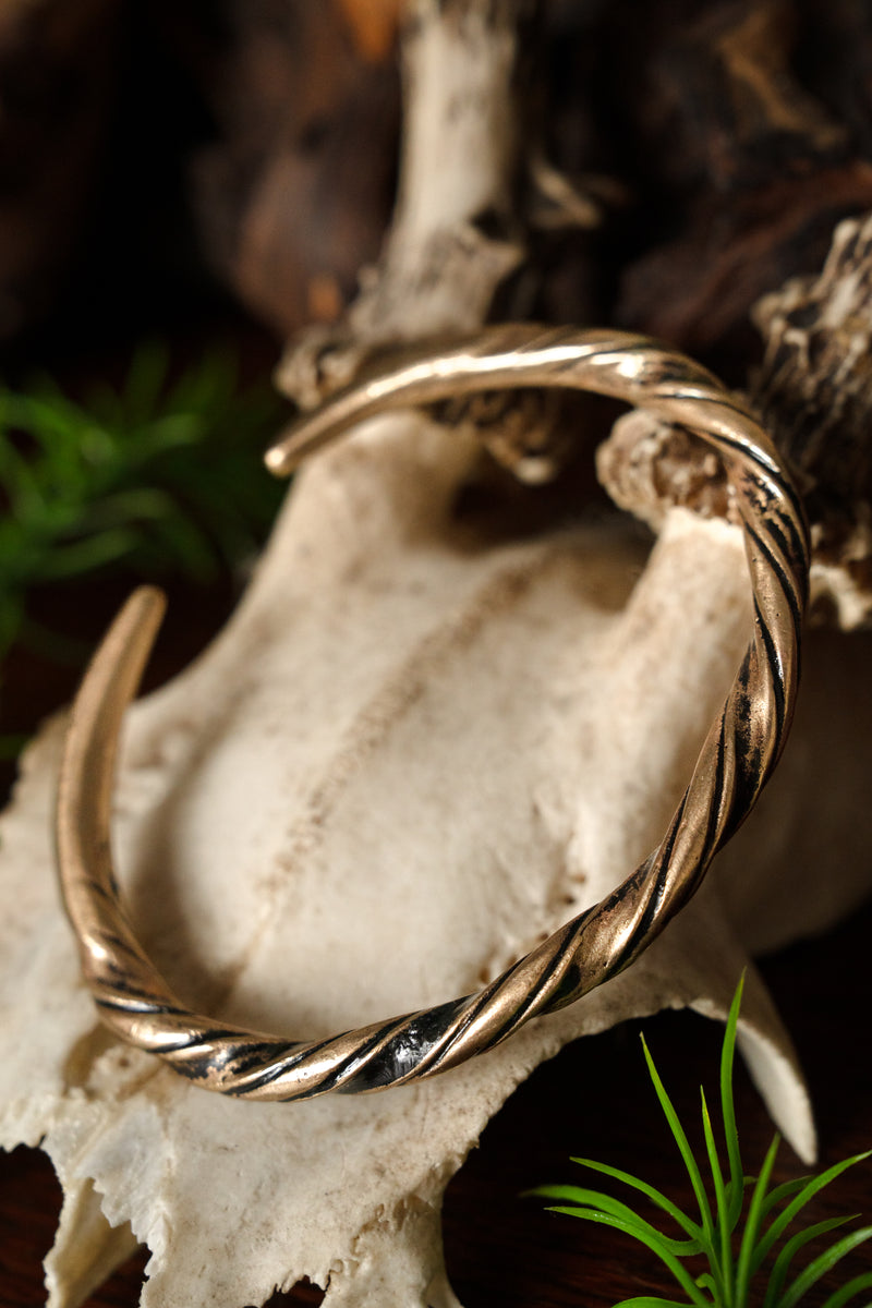 Bracelet viking du Danelaw, en bronze