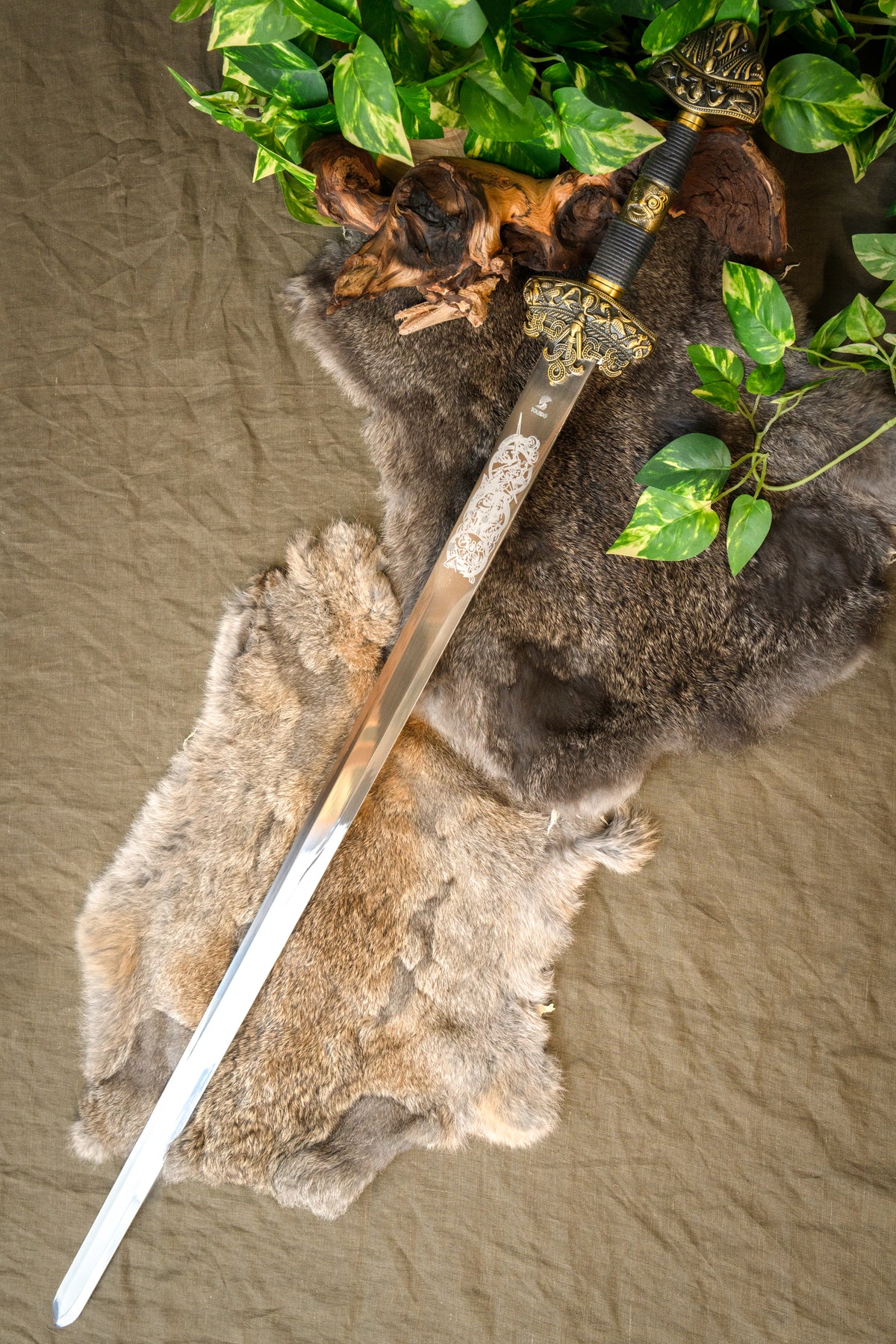Dybek sword, semi-sharp