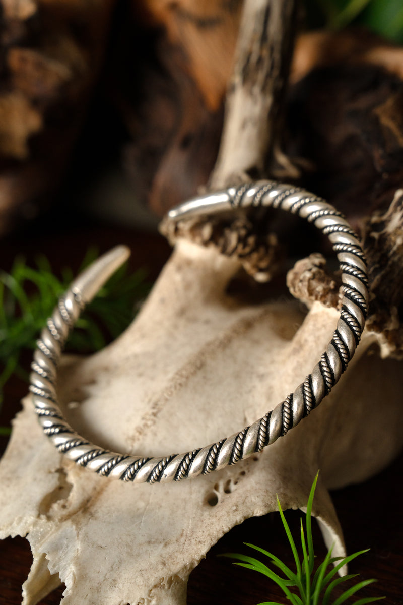 Wikińska bransoleta Hälsingland, posrebrzany brąz