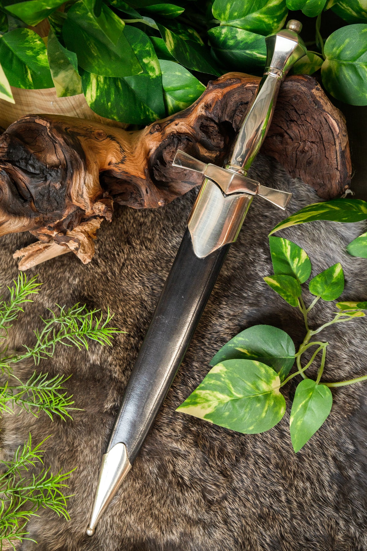 Renaissance dagger silvered, semi-sharp
