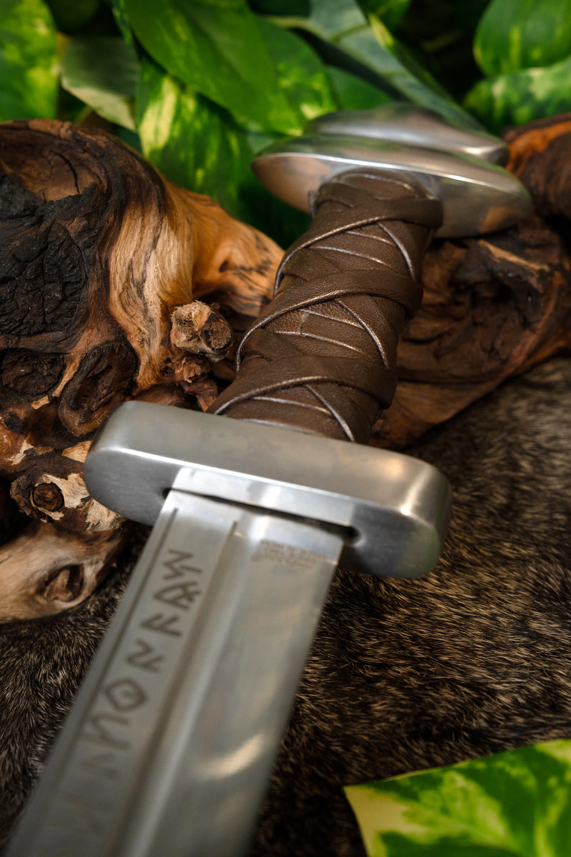 Sax Beagnoth avec runes, semi-tranchant