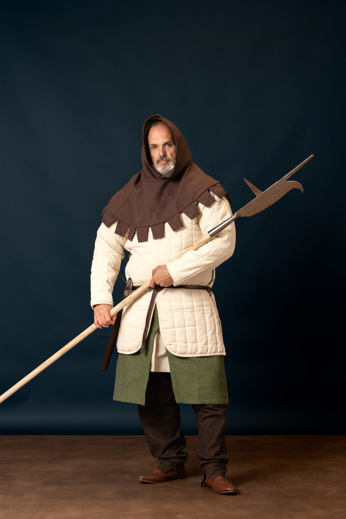 Long gambeson with detachable sleeves