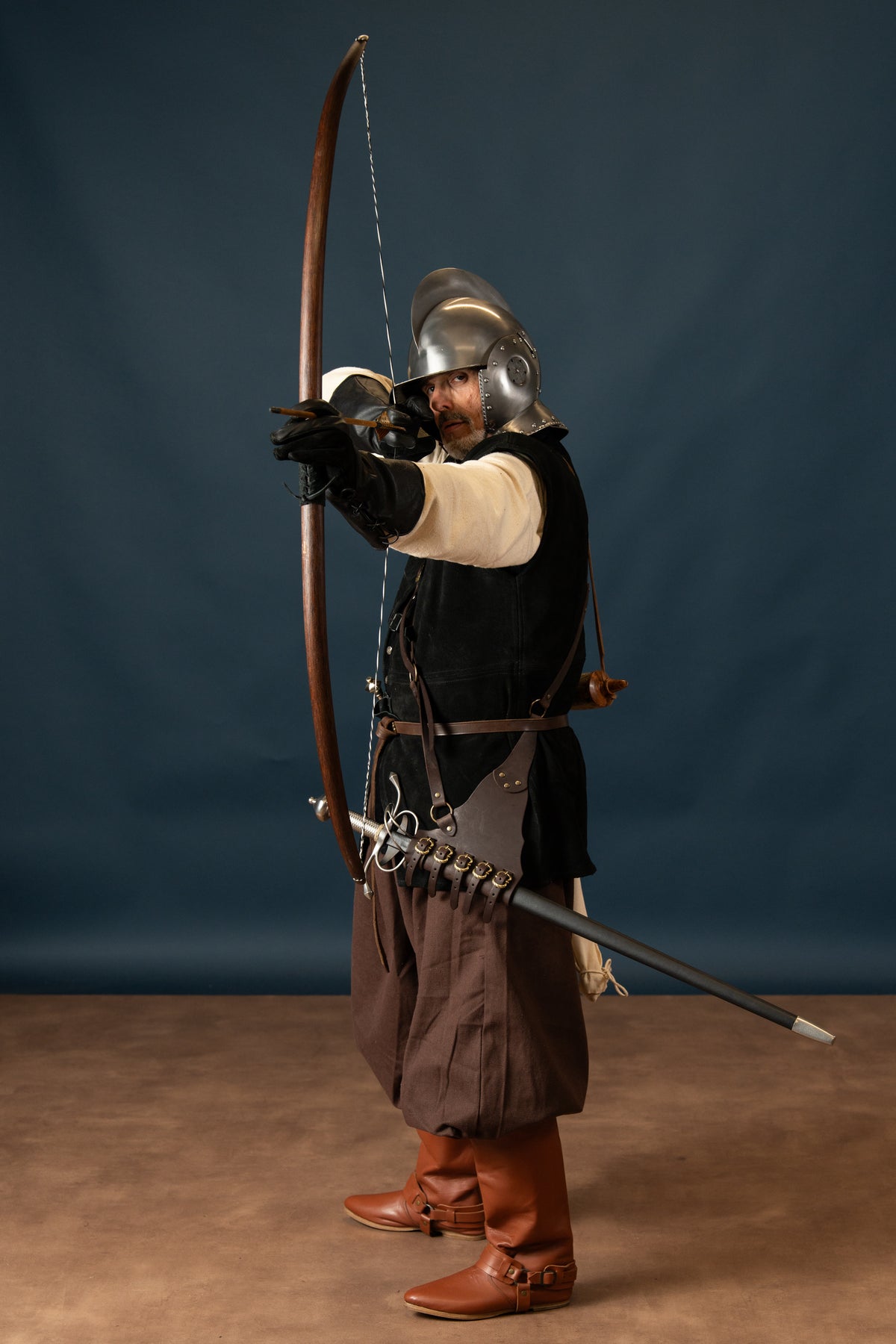 Marksman bow re-enactment / LARP, 58" (147 cm) dark brown, 25 lbs