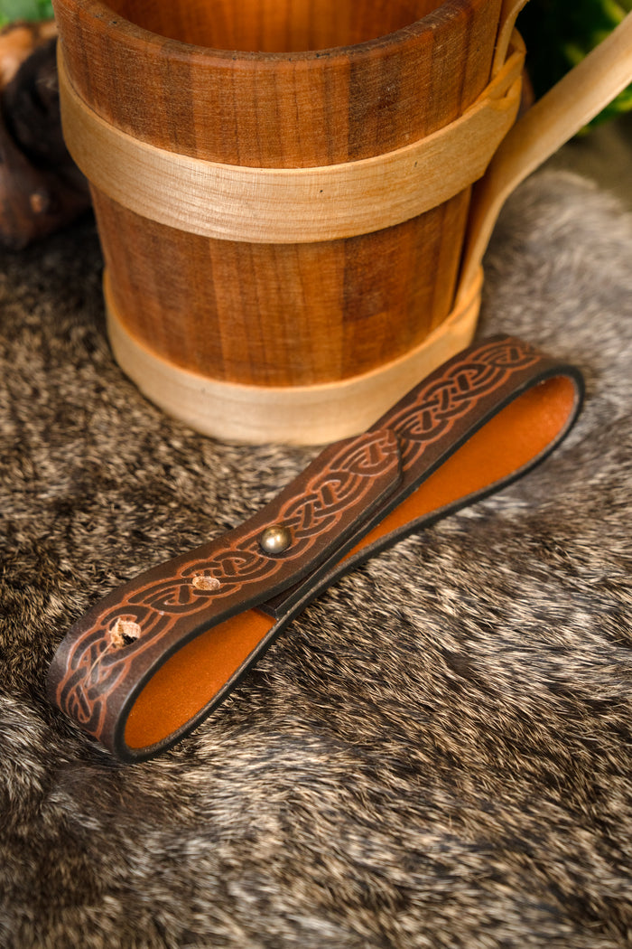 Celtic belt holder for cups, brown