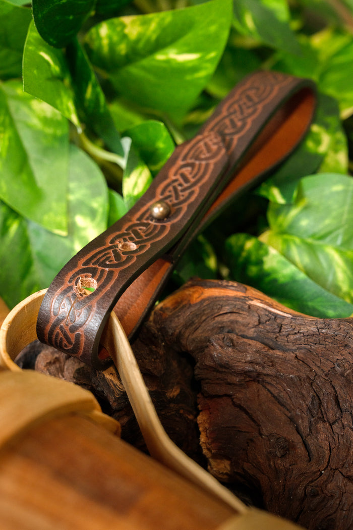 Celtic belt holder for cups, brown