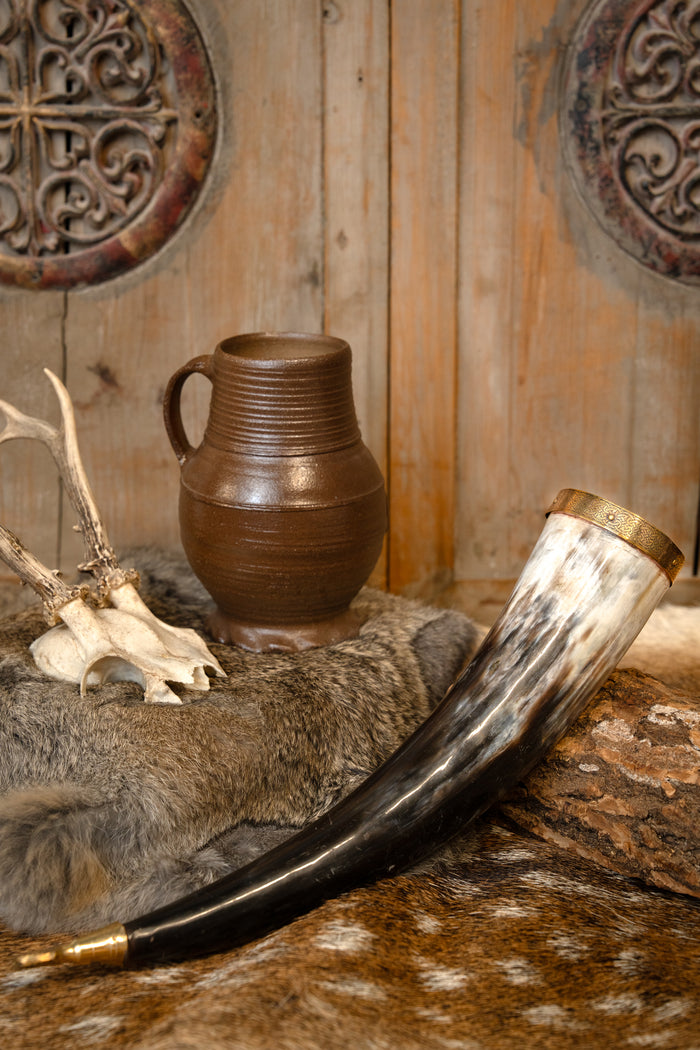 Drinking horn with Celtic knots, 300-500 ml