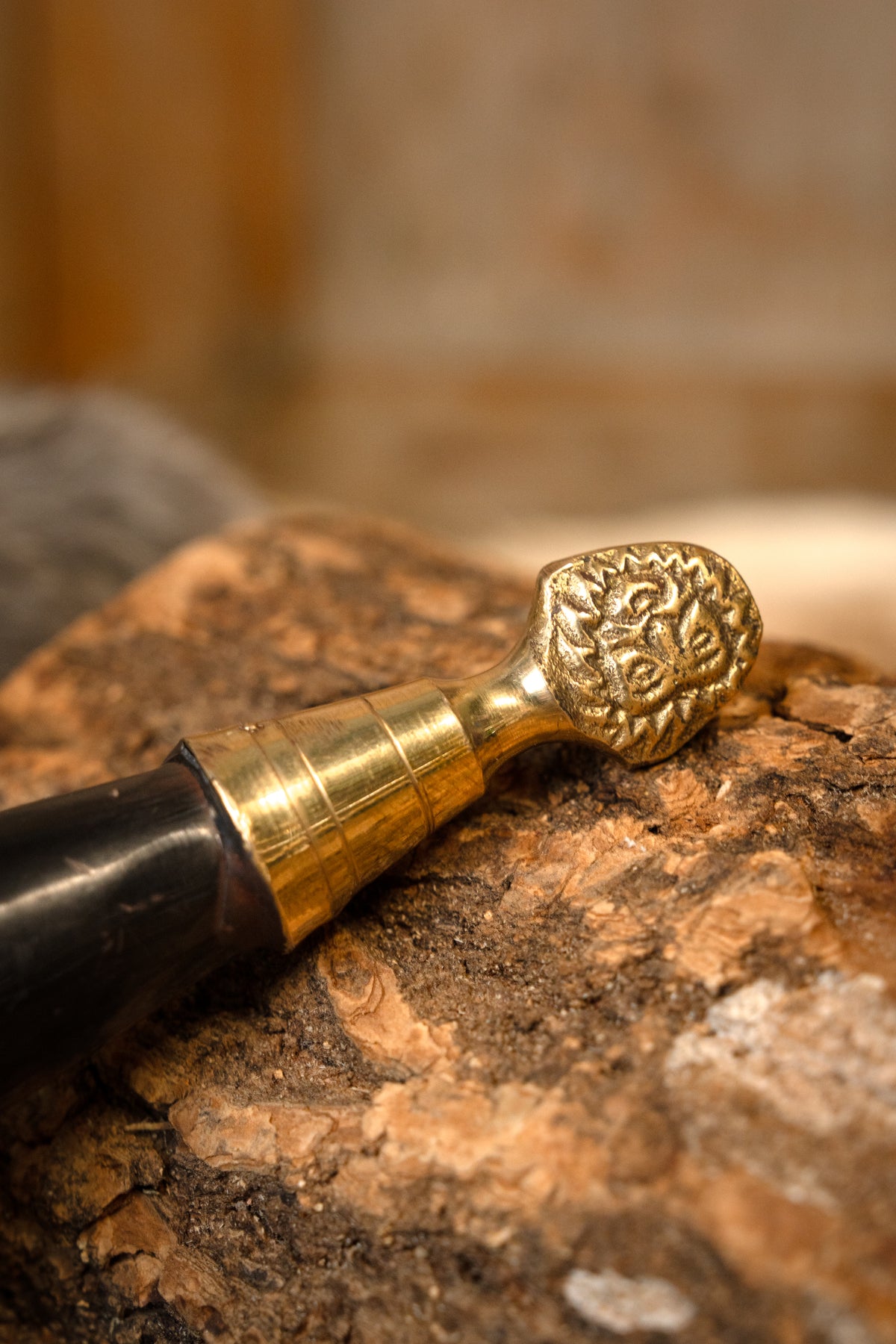 Drinking horn with Celtic knots, 300-500 ml