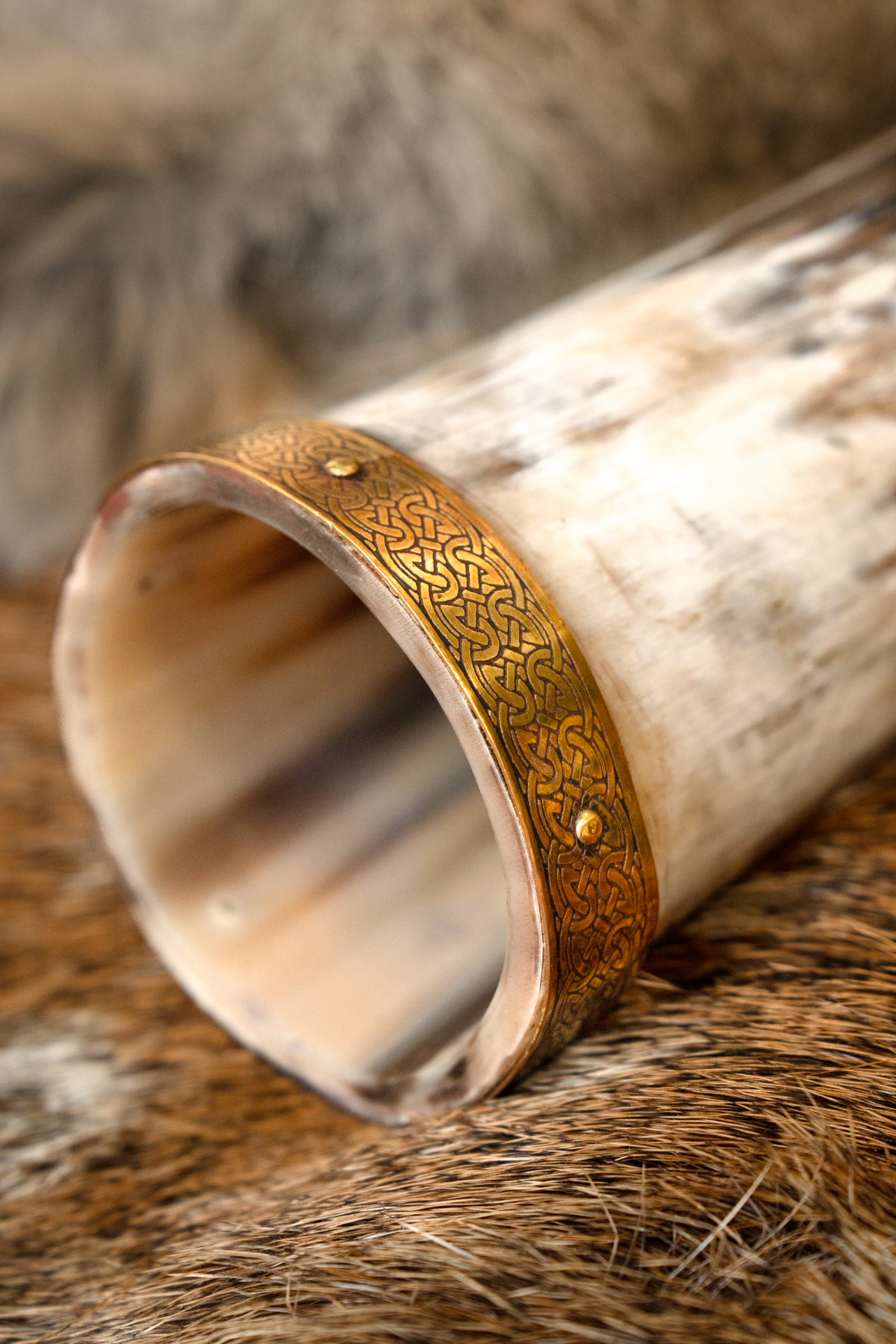 Drinking horn with Celtic knots, 300-500 ml