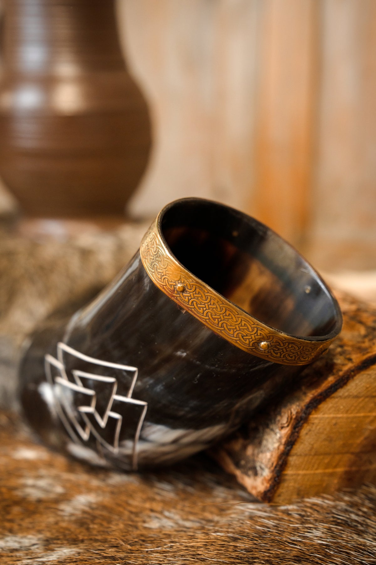 Drinking horn with valknut and brass fittings, 300-500 ml