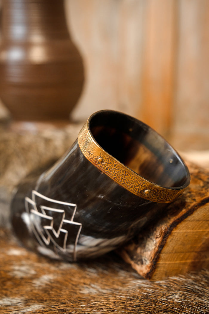 Drinking horn with valknut and brass fittings, 300-500 ml