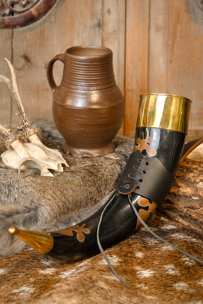 Pagan drinking horn Mabon with leather holder, 500-650 ml