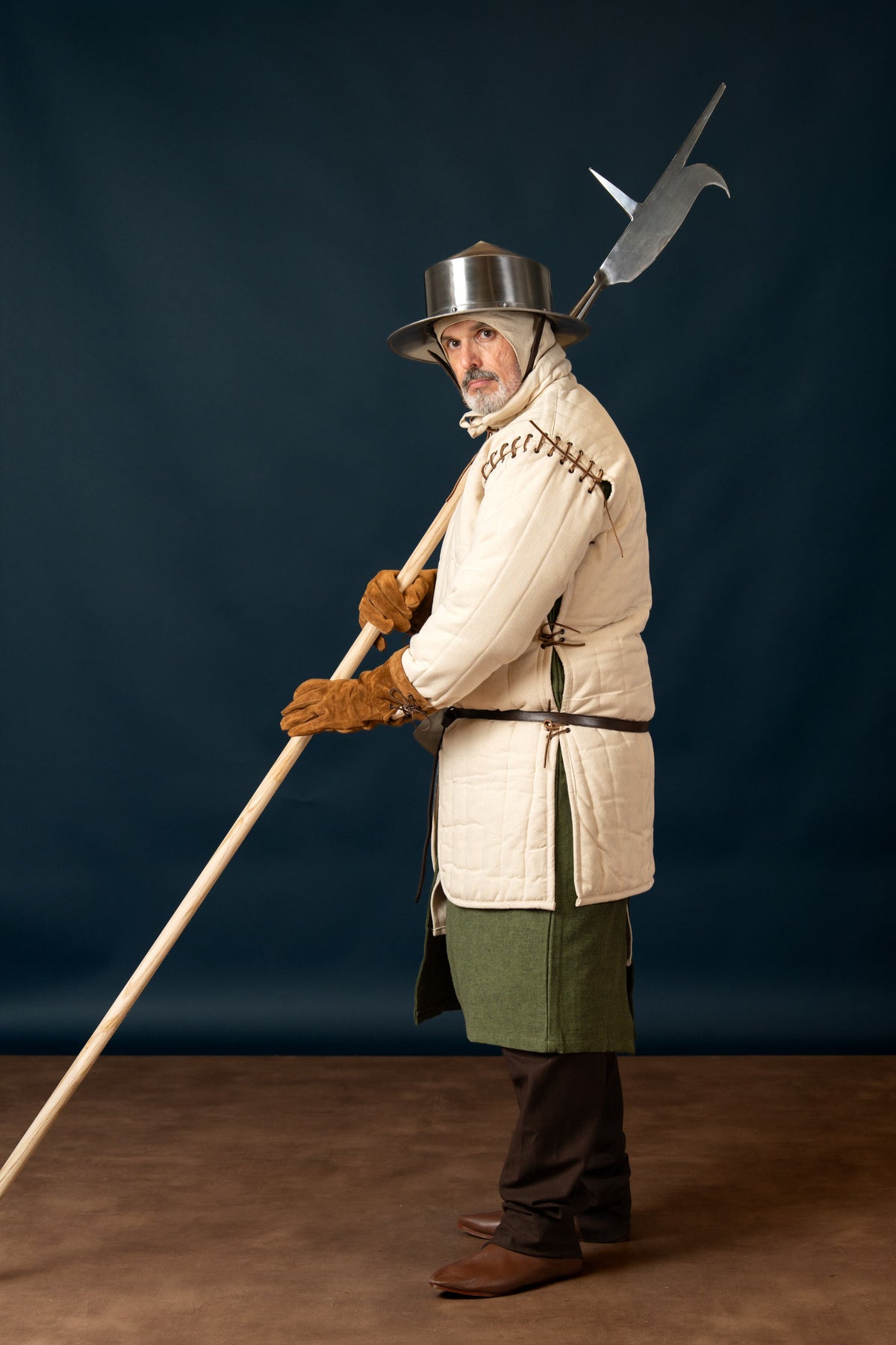 Long gambeson with detachable sleeves