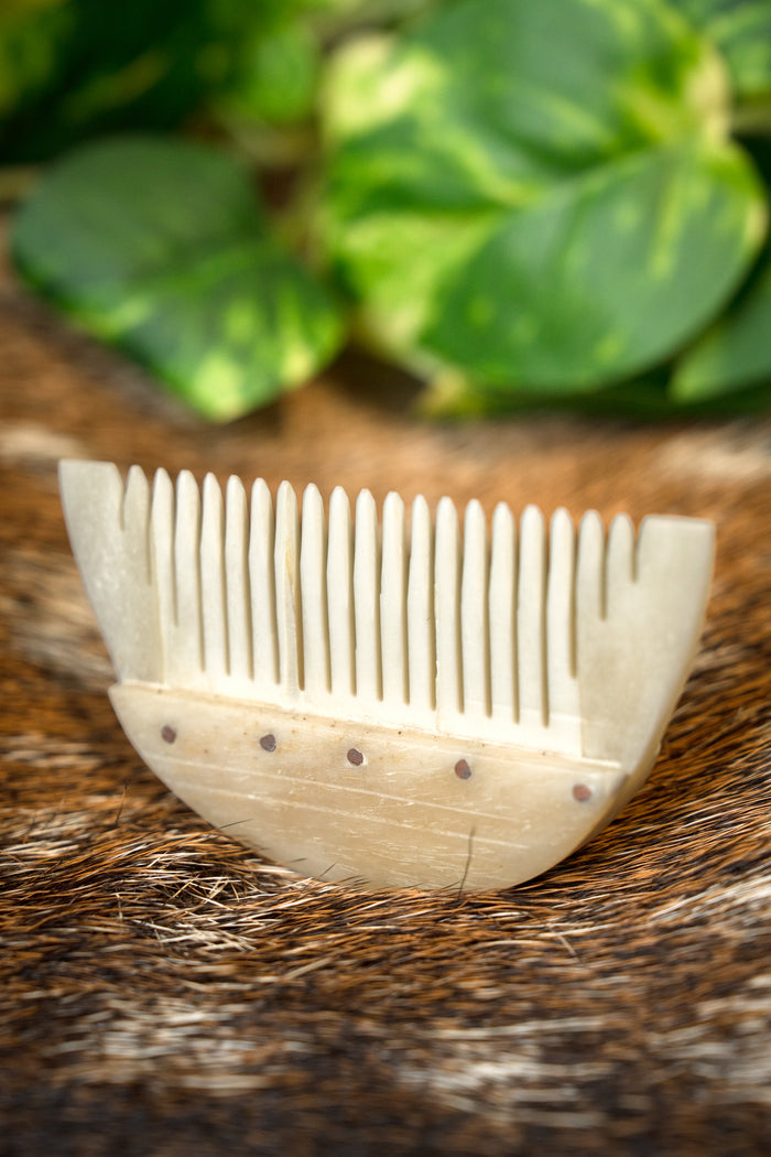 Germanic semicircular comb