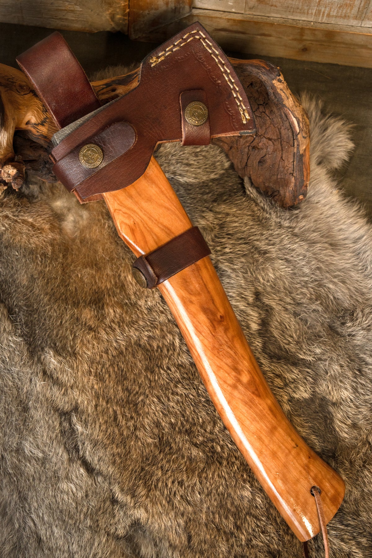 Traditional outdoor axe, semi-sharp