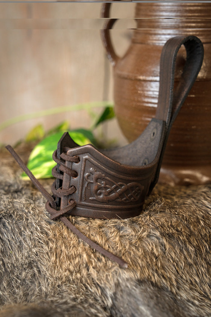 Drinking horn belt holder Castagir brown