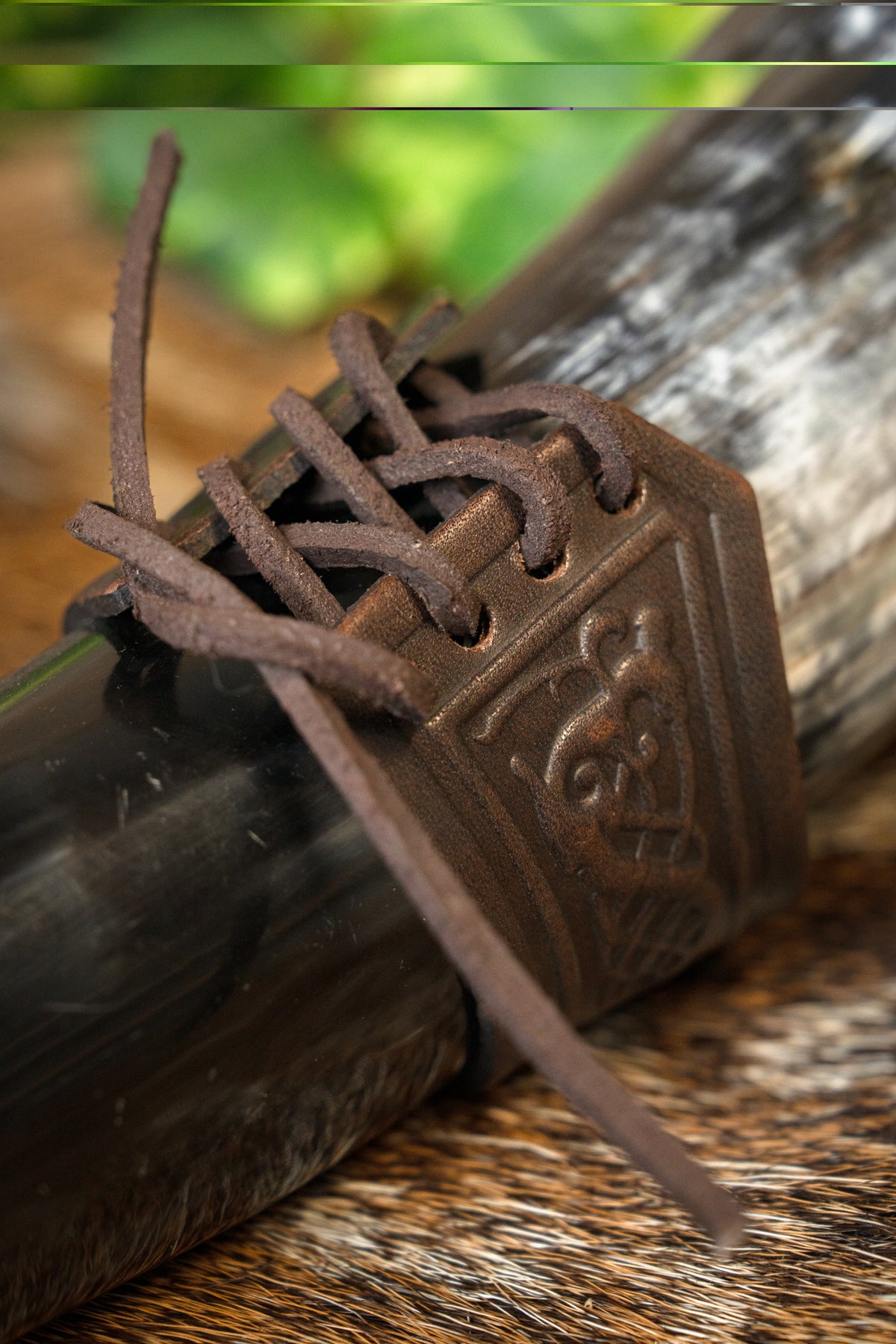 Drinking horn belt holder Castagir brown