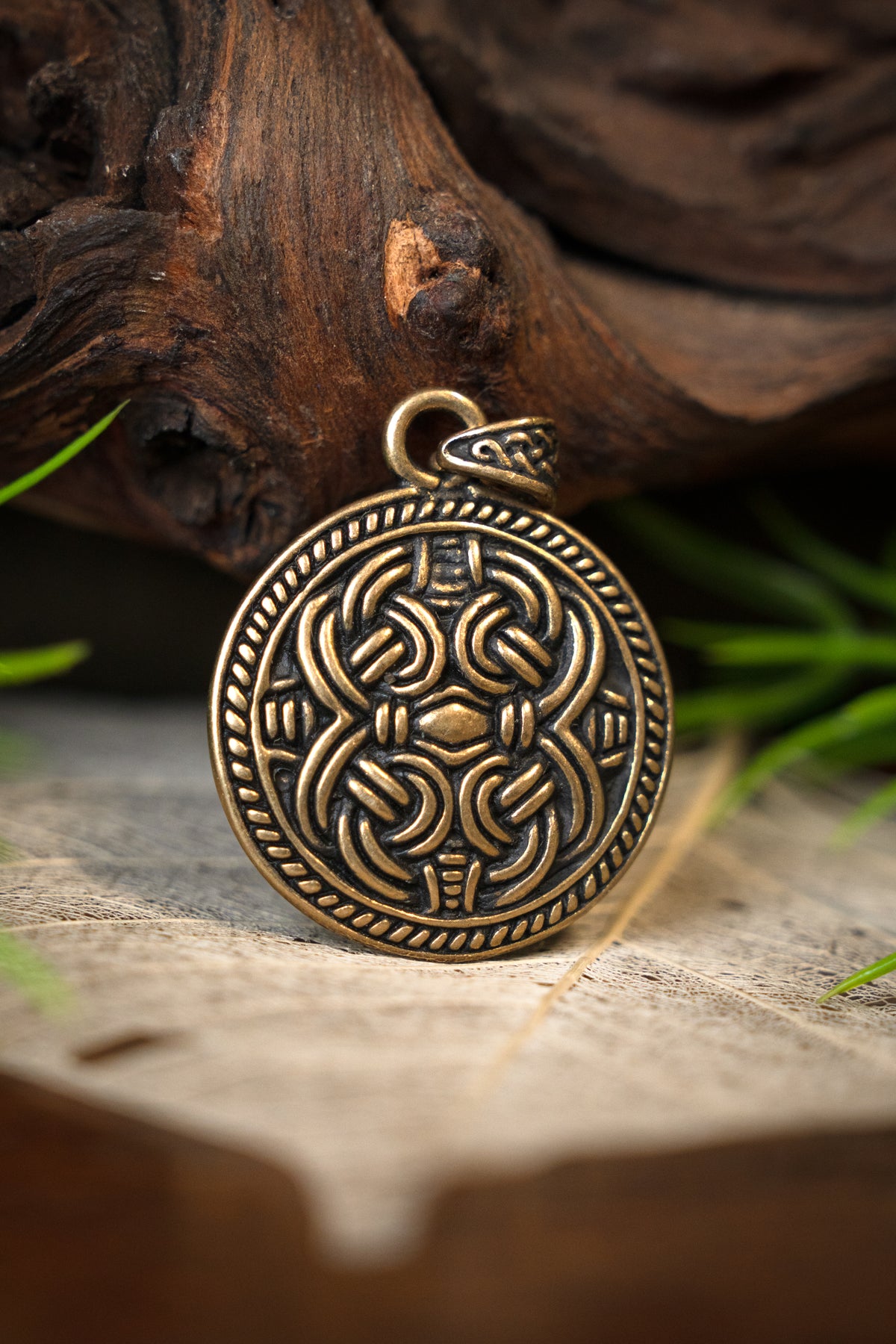 Viking shield amulet Borre style Birka, bronze