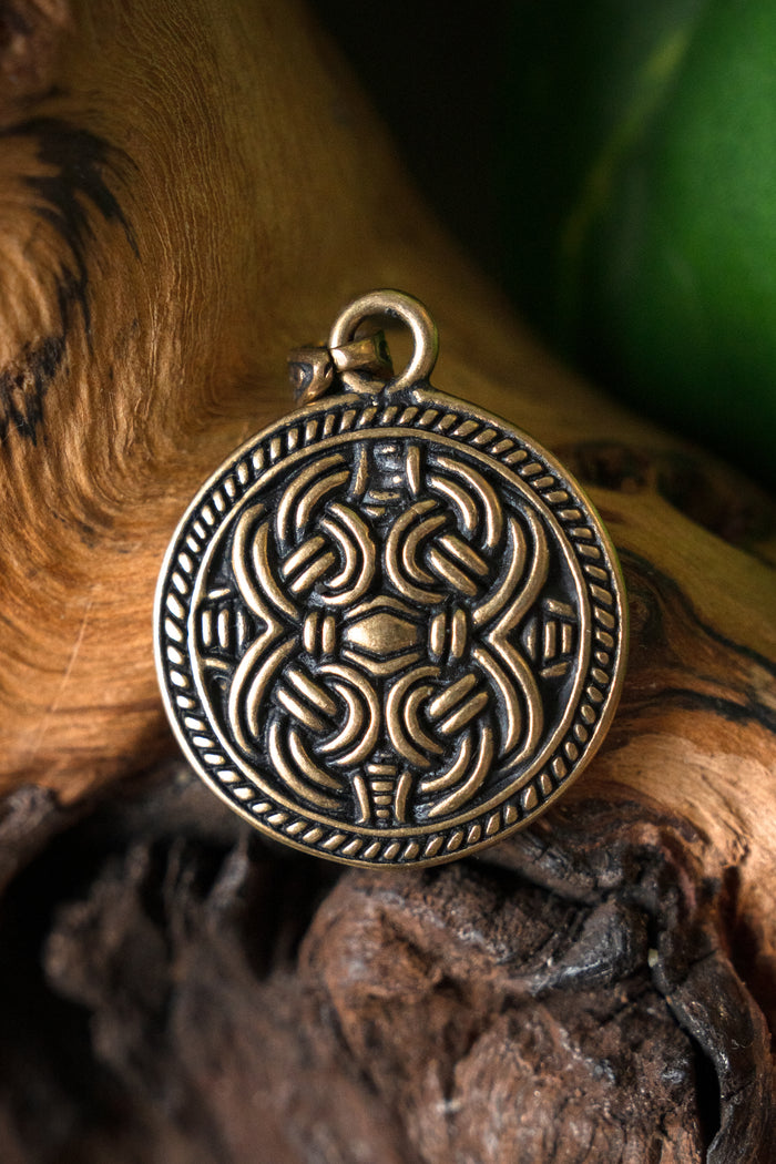 Viking shield amulet Borre style Birka, bronze