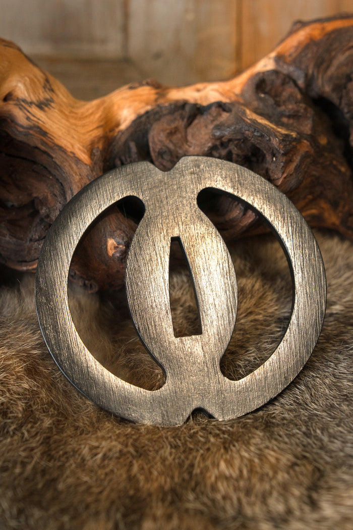 Double D-shaped tsuba