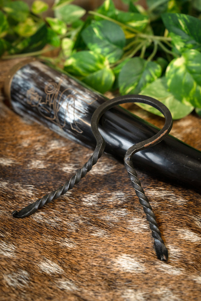 Drinking horn holder on the road