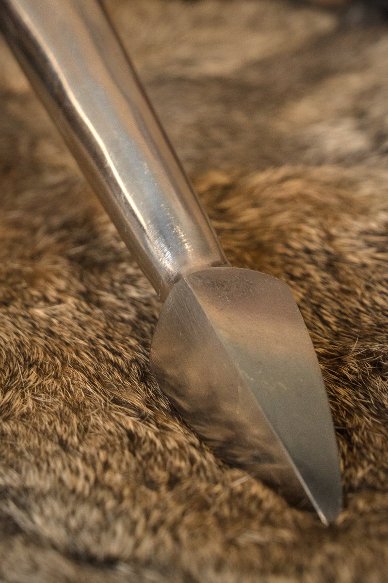 Punta de lanza arrojadiza altomedieval, semi-afilada