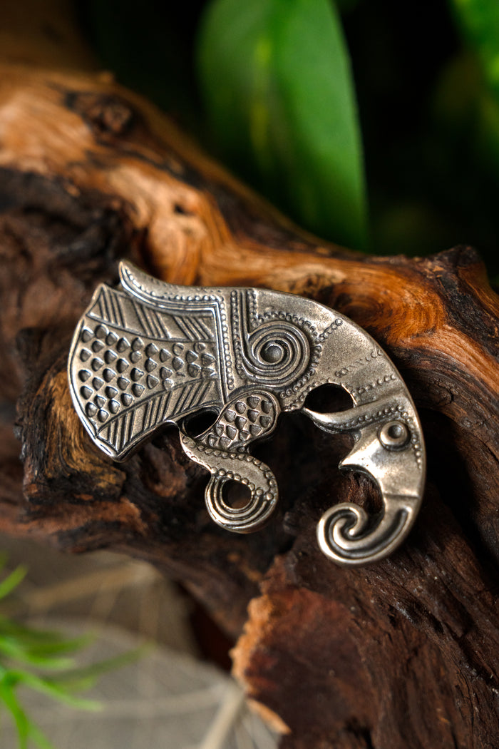 Germanic raven beltfitting migration period pair left and right, bronze