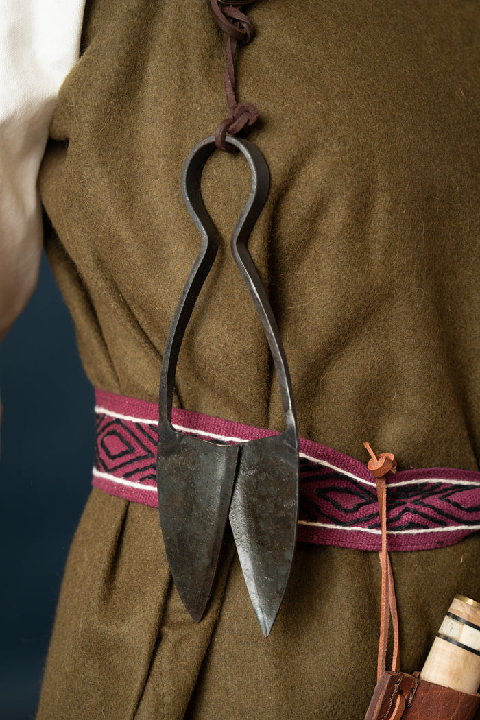 Historical bow scissors