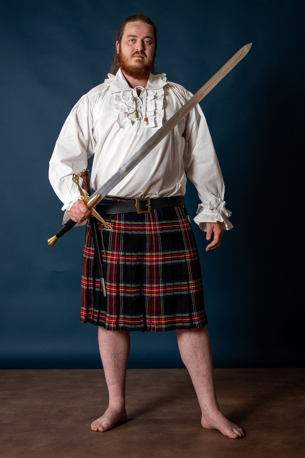 Scottish claymore with brass crossguard, semi-sharp