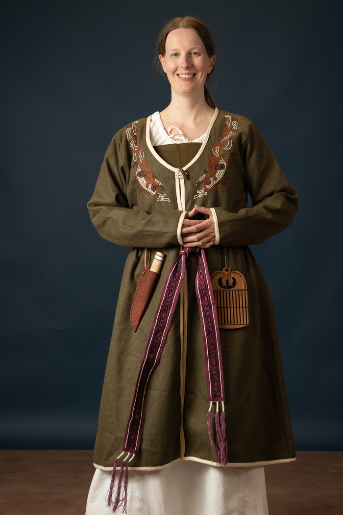 Viking kaftan Skadi, olive green, wool blend