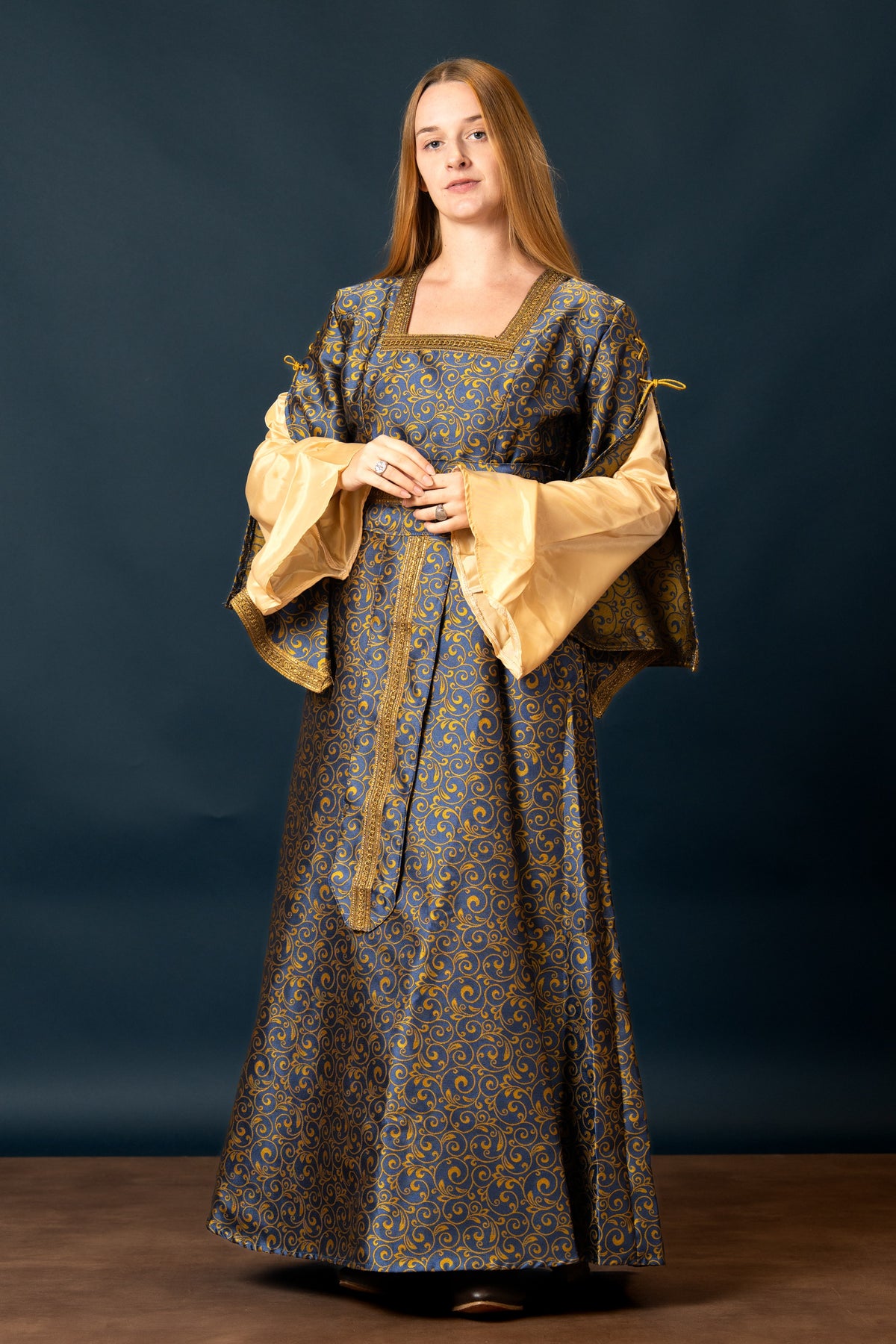 Aquitania bliaut - blue