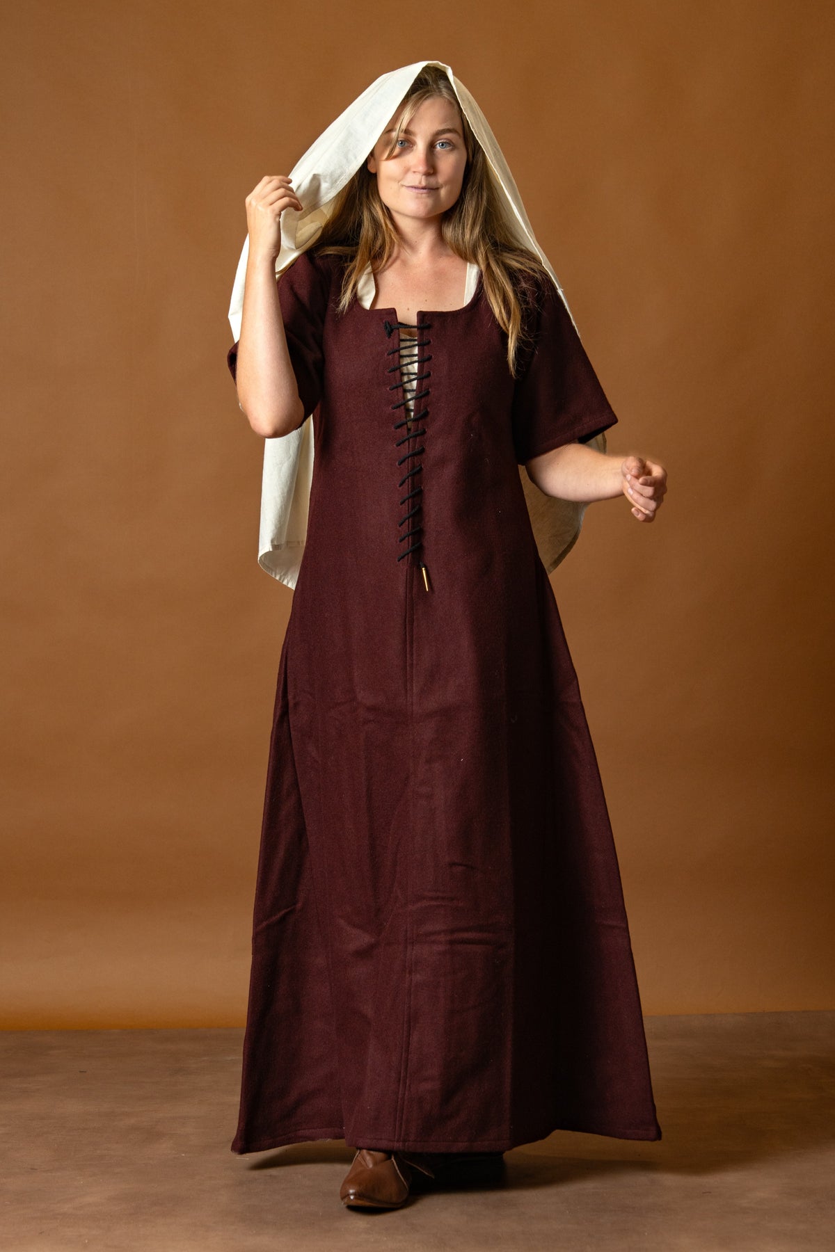 15th century cotehardie, wool, red