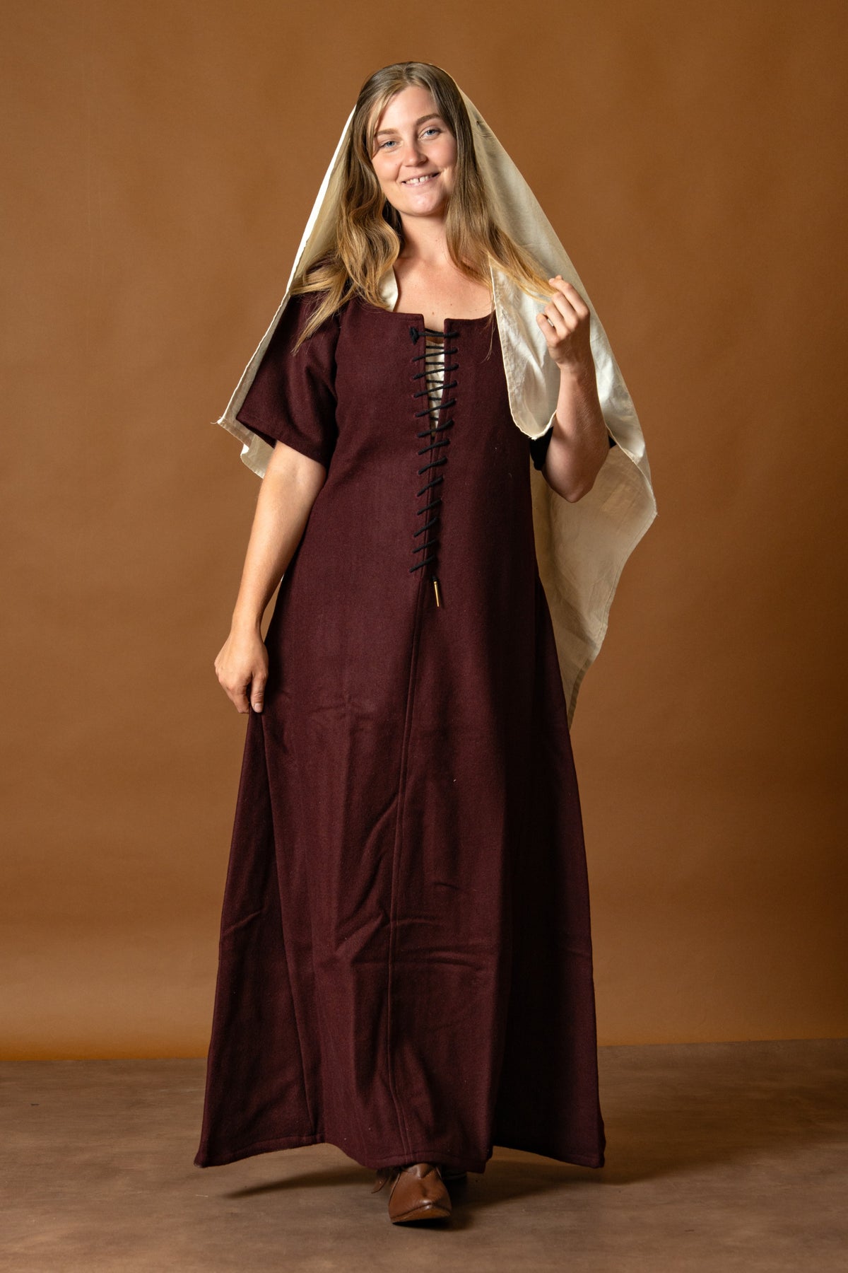 15th century cotehardie, wool, red