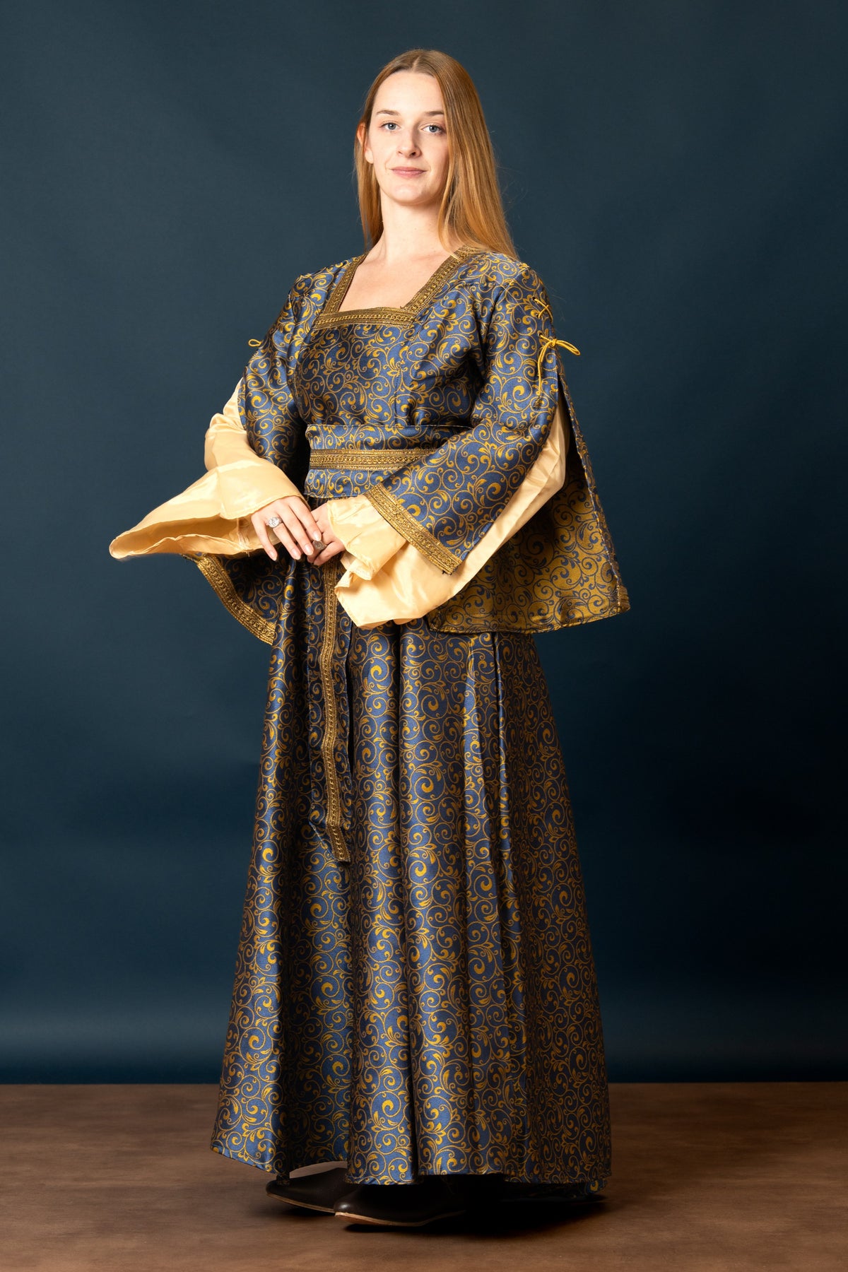 Aquitania bliaut - blue