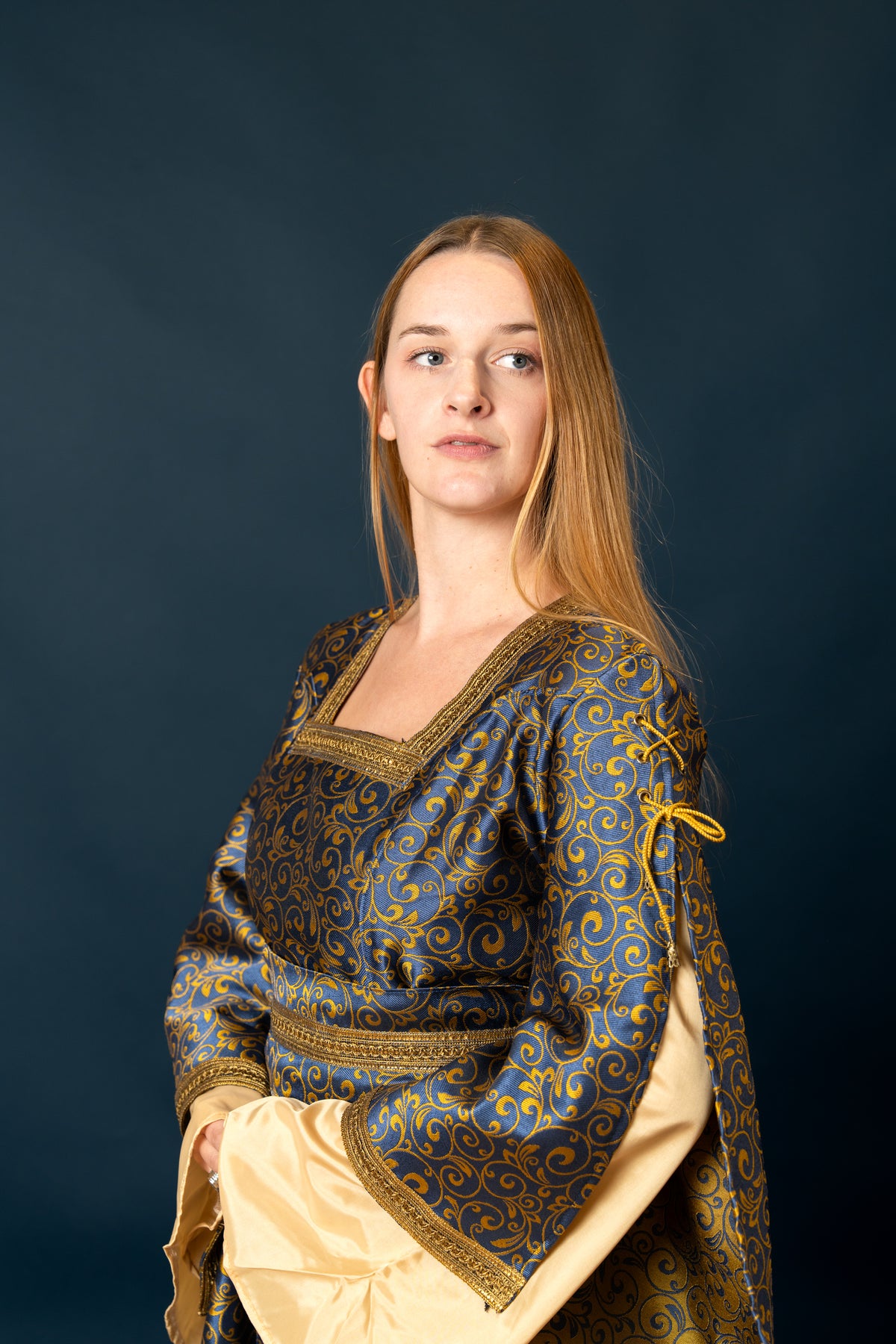 Aquitania bliaut - blue