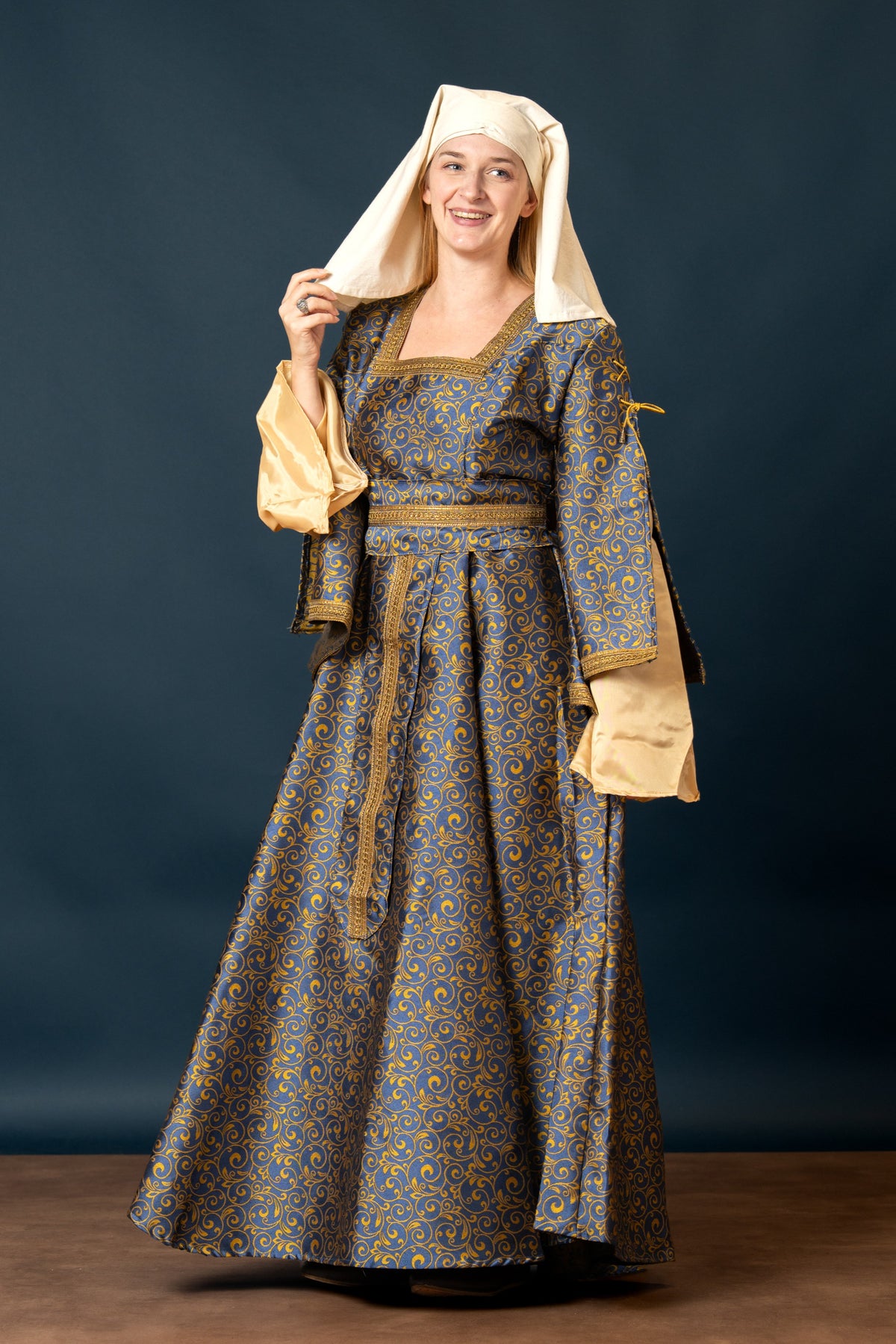 Aquitania bliaut - blue