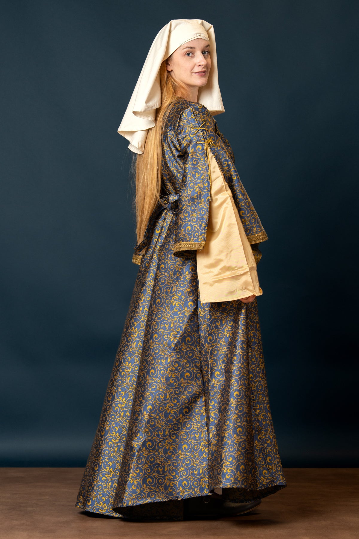 Aquitania bliaut - blue